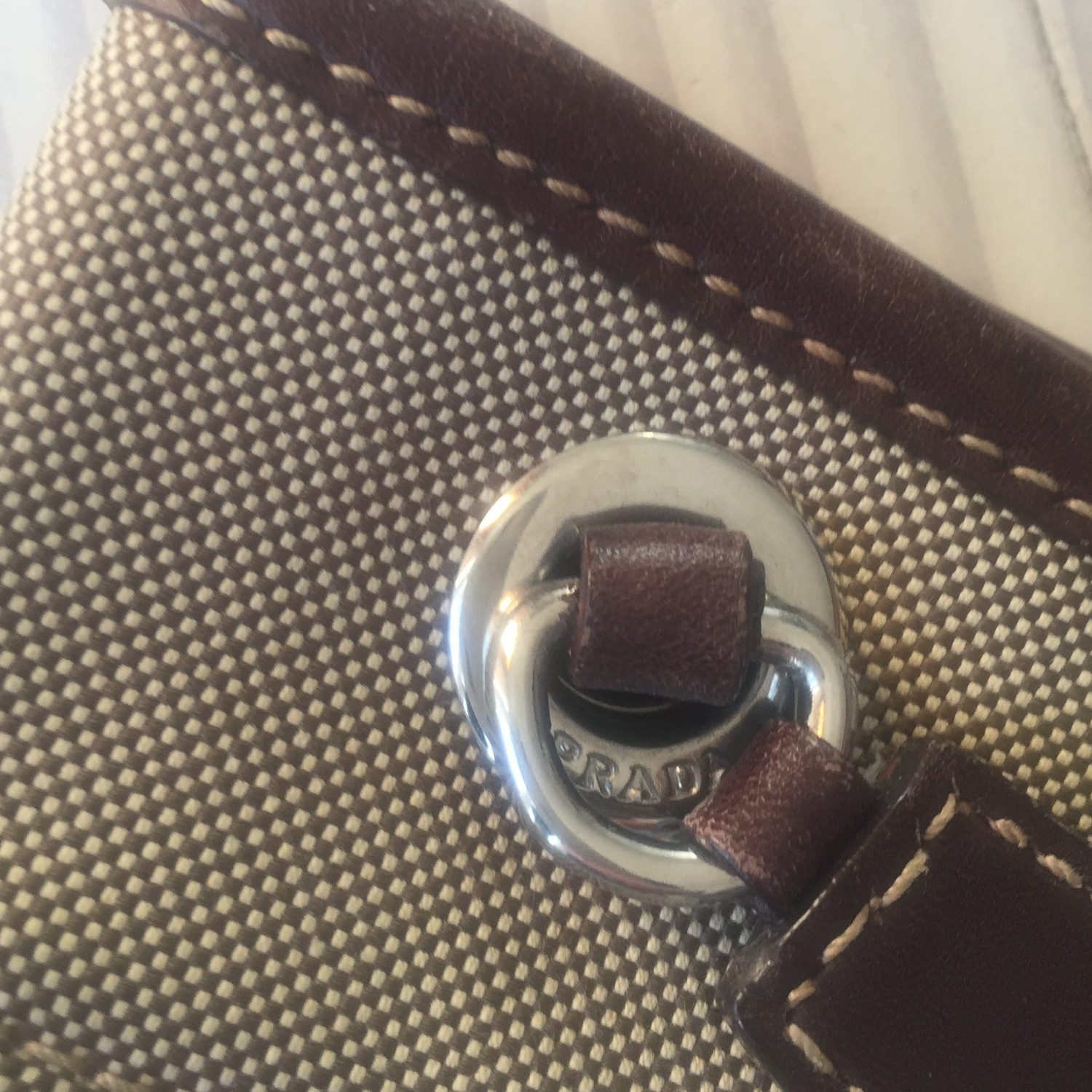 PRADA Umhängetasche.