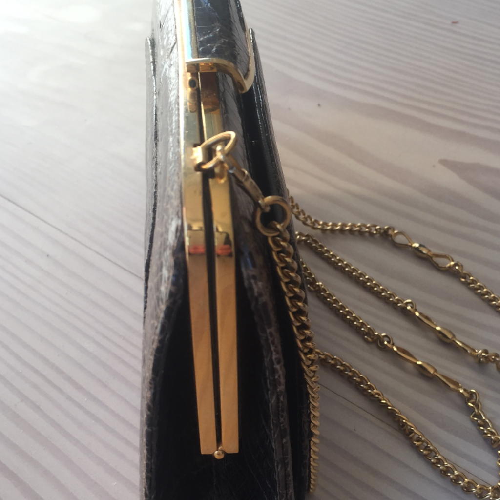 Krokohandtasche Verschluss