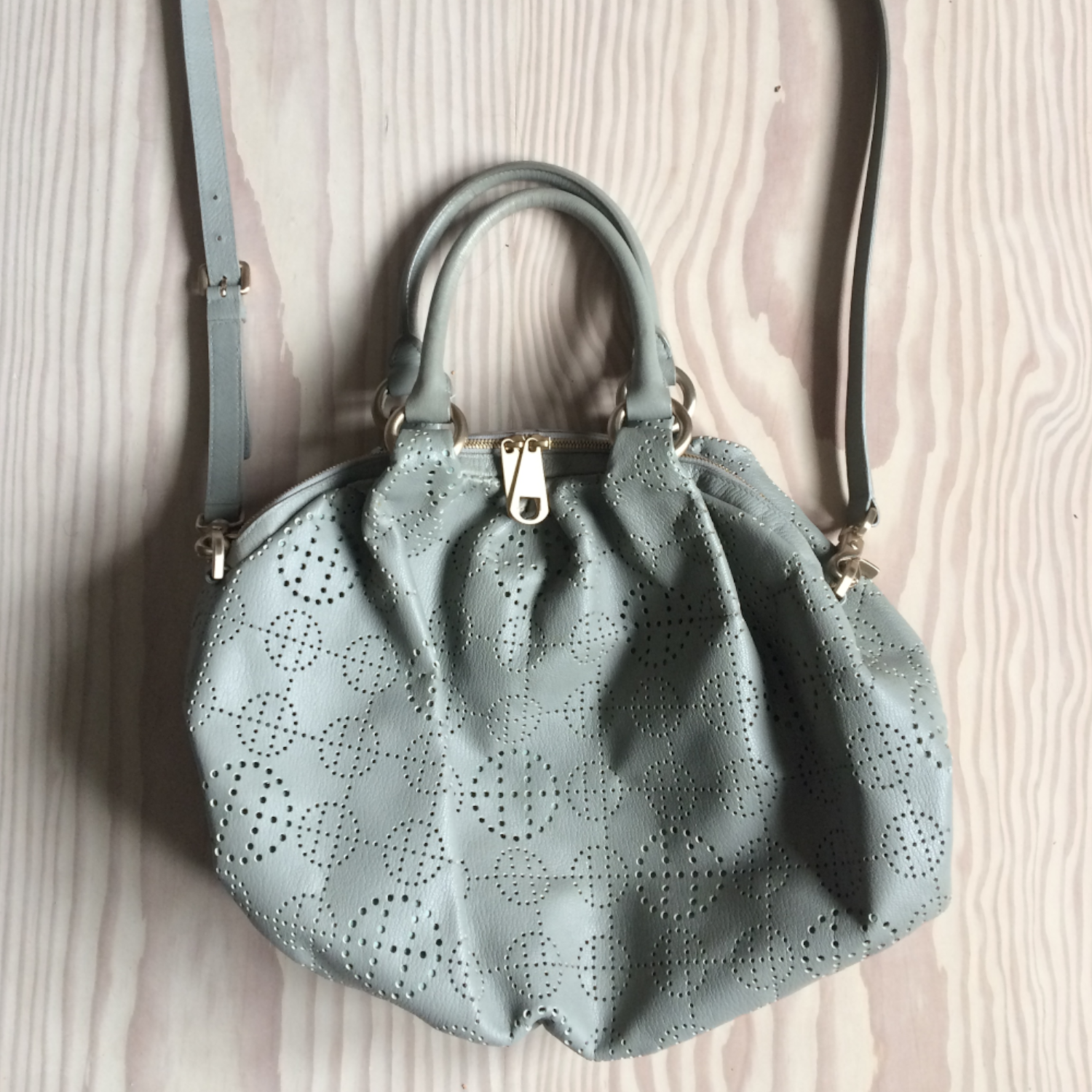 HUGO BOSS Handtasche.